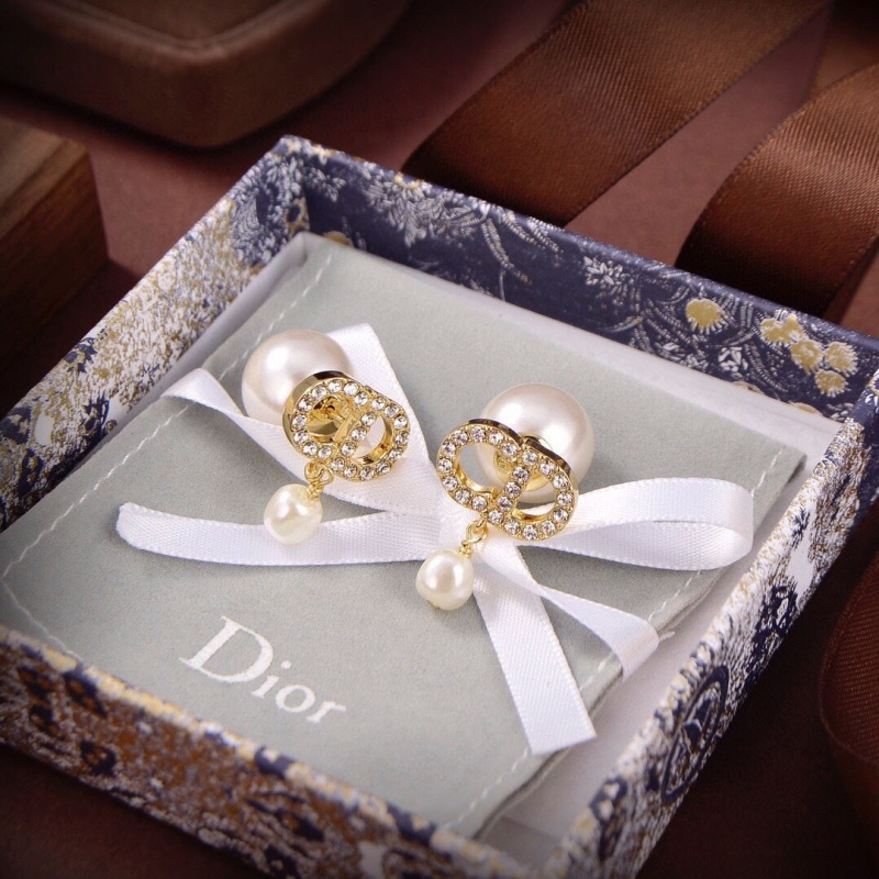 chr1st1an D10r earrings